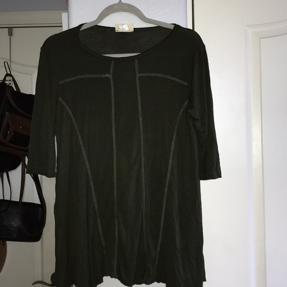 🔥2 for $10 Olive green long sleeve - Picture 1 of 4